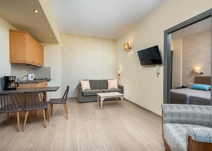 Icarus Апарт-готель