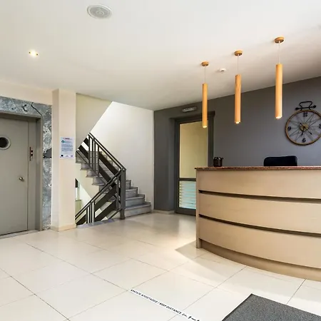 Icarus Aparthotel 4*