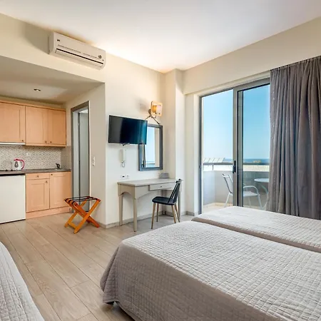 Icarus Aparthotel 2*